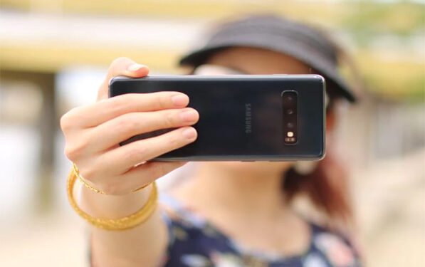 ऐसे हो जाएगी आपकी सेल्फी और भी अट्रैक्टिव