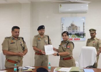 जन्माष्टमी पर्व सकुशल संपन्न होने पर एसएसपी मथुरा सम्मानित