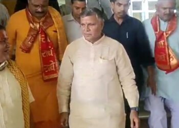 यूपी की जेलों में बड़ी संख्या में कैद युवाओं की वेदना सुन जेल मंत्री दुखी, मेनका गांधी के ब्यान से किया किनारा