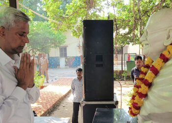 सत्य, अहिंसा, प्रेम और स्वच्छता के संस्कार को आत्मसात कर ‘रामराज्य’ की संकल्पना के लिए हो सभी बचनबद्ध : डीएम