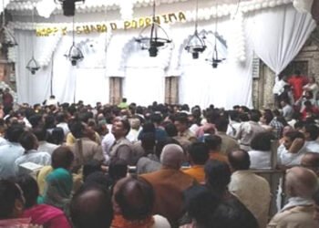 शरद पूर्णिमा : वृंदावन में सेवायत की मनमानी के आगे श्रद्धालु नहीं कर पाए बिहारी जी की श्रृंगार आरती