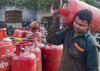 LPG सिलेंडर की सब्सिडी बढ़ाकर 300 रुपये की गई, जानिए अब कितने रुपये में मिलेगा आपके शहर में रसोई गैस सिलेंडर