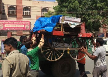 वृंदावन में प्रेम मंदिर इस्कॉन मंदिर और वैष्णो देवी मंदिर के सामने से नगर निगम ने हटाया अतिक्रमण, हेमा मालिनी ने की थी शिकायत
