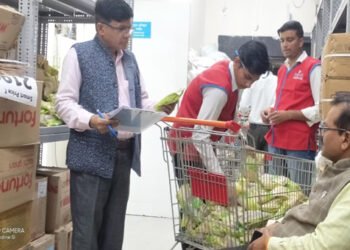 मथुरा में हलाल प्रमाणित खाद्य पदार्थ को लेकर खाद्य प्रतिष्ठानों पर पड़े छापे