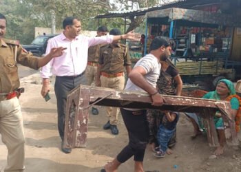 वृंदावन में निगम ने चलाया प्रतिदिन चौबीस घंटे का विशेष सफाई अभियान