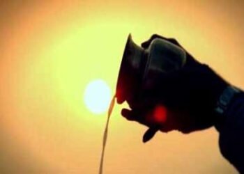 सूर्यदेव को प्रसन्न करना हो, तो रविवार को करें इस मंत्र से पूजा