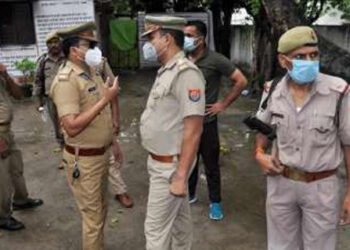 उत्तर प्रदेश: गाजियाबाद में ड्यूटी पर तैनात पुलिस कर्मियों पर हमला, सर्विस हथियार लूटा