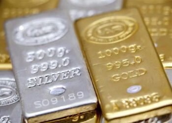 Diwali 2023: धनतेरस और दिवाली से पहले सोना हुआ सस्ता , चांदी की कीमत में उछाल