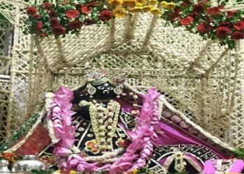 वृंदावन के श्री बांके बिहारी जी मन्दिर में नव वर्ष के दर्शन को आने वाले श्रृद्धालुओं के लिए जिला प्रशासन ने की गाइडलाइंस जारी