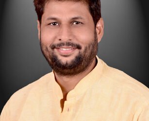 अयोध्या हुई हमारी है अब मेरे कान्हा मथुरा वाले की बारी है : राजेश चौधरी