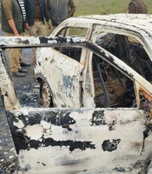 मथुरा के हाईवे पर स्विफ्ट कार में लगी आग, जिंदा जला कार सवार