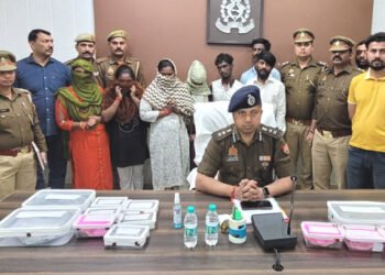 मथुरा में एसएसपी आवास के सामने खड़ी कार से लाखों रुपए की नगदी चोरी होने की घटना का राजफाश, चार महिला सहित 9 गिरफ्तार