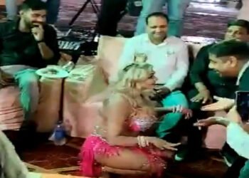 वृंदावन के ओमेक्स सिटी में होली मिलन समारोह में विदेशी बार बालाओं के डांस प्रकरण ने तूल पकड़ा, FIR दर्ज