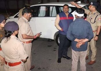 मथुरा में हाईवे पर ज्वेलर्स पिता पुत्र से बड़ी लूट, लाखो की नगदी जेवरात से भरा थैला छीना