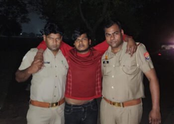 Mathura News: ट्रांसपोर्ट कर्मी की गोली मारकर हत्या करने वाला बदमाश मुठभेड में पुलिस ने किया गिरफ्तार