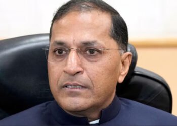 लोकसभा चुनाव से पहले इलेक्शन कमिश्नर अरुण गोयल ने दिया इस्तीफा