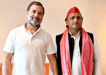 यूपी में एक साथ राहुल और अखिलेश, बोले- मौजूदा सरकार में 10 पेपर हुए लीक, इंडी गठबंधन करेगा भाजपा का सफाया