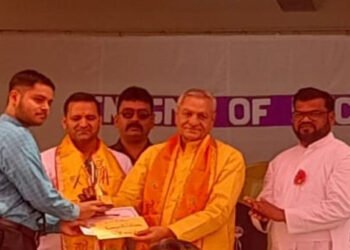 मथुरा के प्रसिद्ध सेक्रेड हार्ट कान्वेंट हायर सेकेंडरी स्कूल में कैबिनेट मंत्री ने किया छात्रों का सम्मान