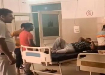 ब्रज भ्रमण को आये राजस्थान के श्रद्धालुओ का दल हुआ फूड पॉइजनिंग का शिकार, अस्पताल में होना पड़ा भर्ती