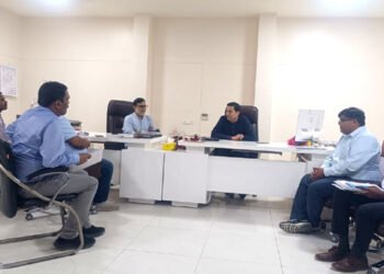 मथुरा के कोसी कोटवन इलाके में प्रस्तावित 150 एकड़ में इण्डस्ट्रियल एरिया के कार्यो को लेकर यूपीसीडा के सीईओ ने की अधिकारियों से गहन मंत्रणा