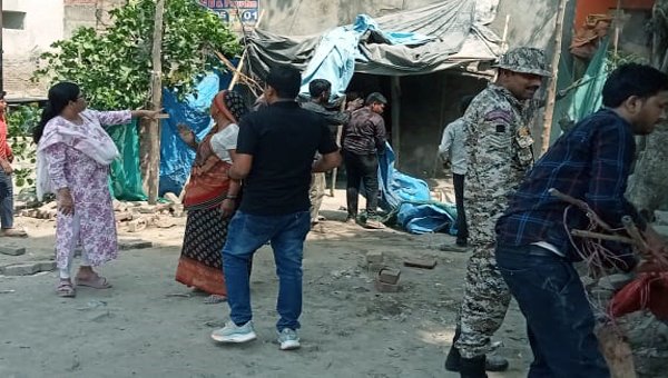 मथुरा में सिंगल यूज प्रतिबन्धित प्लाॅस्टिक/पाॅलीथीन, अतिक्रमण, गंदगी फैलाने वालो से वसूला हजारों रु का जुर्माना