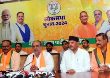 मथुरा आगरा अलीगढ में एसएसपी रहे पूर्व आईपीएस ने की भाजपा ज्वाईन