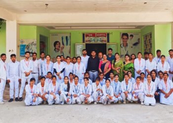 जी.एम. नर्सिंग पैरामेडिकल कॉलेज एंड हॉस्पिटल गोवर्धन में धूम धाम से मना नर्सिंग दिवस