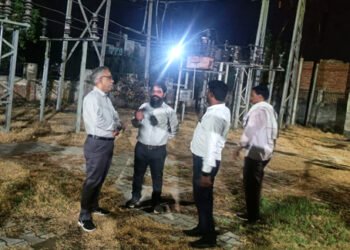 मथुरा में बिजली लोड बढ़ते ही टीमों ने चलाया अभियान, 50 जगह पकड़ी चोरी, लाखों का जुर्माना संभावित