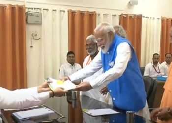 Lok Sabha Election: पीएम मोदी ने तीसरी बार वाराणसी से दाखिल किया नामांकन