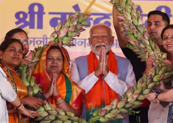 बाराबंकी पहुंचे PM मोदी, अखिलेश पर कसा तंज, कहा- समाजवादी शहजादे का दिल ही टूट गया…बस आंसू नहीं निकले