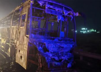 वृंदावन से बिहारी जी के दर्शन कर लौटते श्रद्धालुओं से भरी चलती बस में लगी आग, 10 लोग जिंदा जले