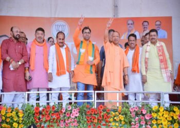 आजमगढ़ में सीएम योगी ने सपा पर बोला हमला , कहा – यह लोग आए हैं पिकनिक मनाने, बचकर रहना पहचानेंगे भी नहीं