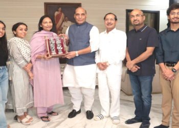 जीएलए विश्वविद्यालय के कुलपति से घर जाकर मिले रक्षामंत्री राजनाथ