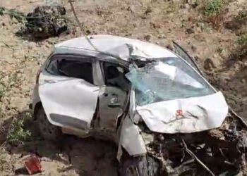 मथुरा में बड़ा हादसा: कार बाइक की भिड़ंत में पति-पत्नी, देवर की मौत