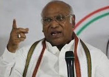 तीन करोड़ आवास देने का ढिंढोरा पीटने वाले मोदी ने पिछला वादा नहीं किया पूरा: खडगे