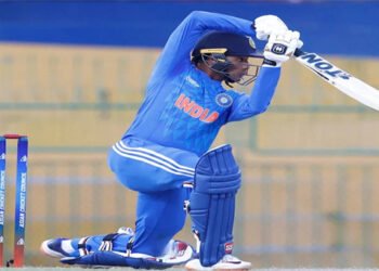 भारत और जिम्बाब्वे सीरीज : 46 गेंद में 7 चौके 8 छक्के लगाकर अभिषेक ने रचा इतिहास, जड़ा शतक