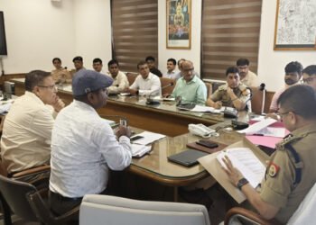 मथुरा में 5 हजार सीसीटीवी कैमरों को कंट्रोल रूम से किया इंटीग्रेटेड , सभी दुकान फैक्ट्री स्कूलों पर लगेंगे कैमरे