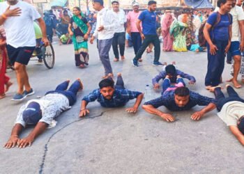 मुड़िया पूनो मेला में दण्डवती परिक्रमा पर पाबंदी के बाबजूद नहीं मान रहे श्रद्धालु