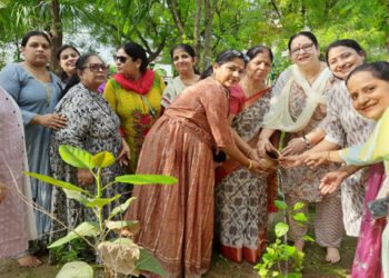 अंतराष्ट्रीय वैश्य महासम्मेलन महिला इकाई ने जगन्नाथ रथ यात्रा पर किया पौधा रोपण