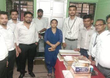 आइलाज ने तीनों काले कानूनों को वापस लो को लेकर किया कचहरी पर प्रदर्शन