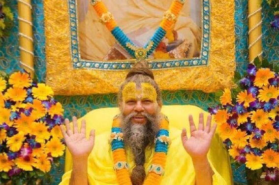 वृंदावन में संत प्रेमानंद ने रात्रि पदयात्रा की बंद, बोले- रास्ते में न हों खड़े, न ही लगाएं भीड़