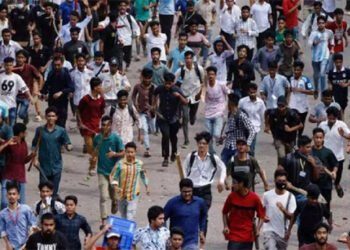 बांग्लादेश में भारतीय छात्रों की स्थिति गंभीर, विरोध प्रदर्शन के बीच 202 से अधिक भारतीयों की वापसी