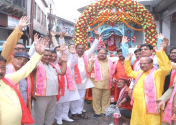 कान्हा की नगरी में निकली भव्य गणेश शोभायात्रा