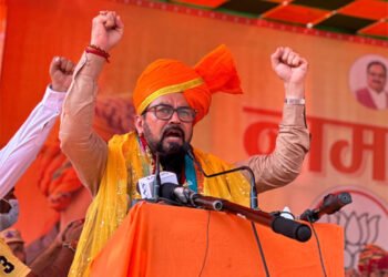 कांग्रेस देश के टुकड़े करने वालों के साथ, भाजपा उनका सफाया करती है : अनुराग ठाकुर