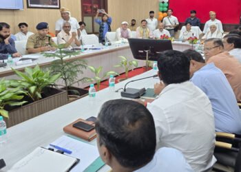 मथुरा वृंदावन विकास प्राधिकरण अधिकारी आम जन को परेशान न करें : पवन सिंह