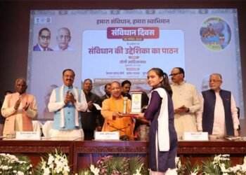 कांग्रेस ने संविधान का गला घोंटा, अंबेडकर के संविधान में नहीं थे ‘सेक्युलर’ और ‘समाजवादी’ : CM योगी