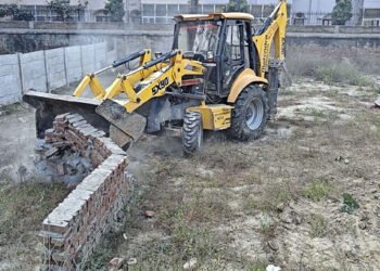 एमवीडीए ने वृंदावन में राशियन बिल्डिंग के सामने अवैध कालोनी को किया तहस नहस