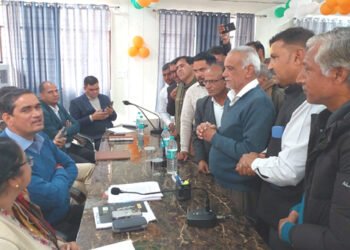 डीएम ने समाधान दिवस में दिलाया भरोसा, जल्द होगा समस्याओं का अंत