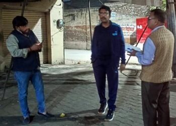 कांवड़ियों की सुविधाओं के लिए नगर आयुक्त ने बेहतर प्रकाश और सफाई व्यवस्था बनाए रखने के लिए किया देर रात्रि निरीक्षण