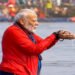 पीएम मोदी ने संगम में लगाई आस्था की डुबकी, मां गंगा का किया पूजन
